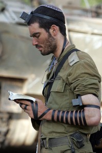 IDF officer wearing tefillin Kosher Tefillin