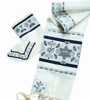 Chai Tallit Set